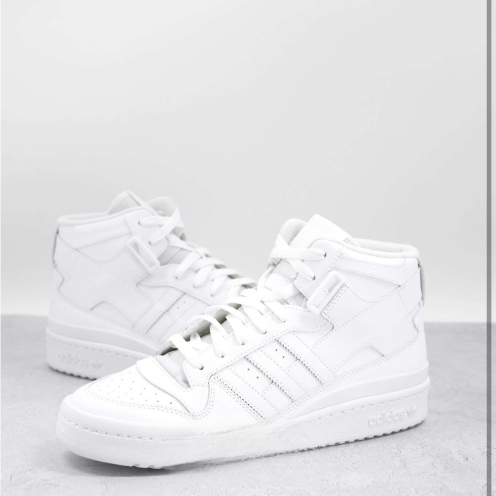 Brand New - Adidas Originals Forum Mid sneakers in triple white - NEW